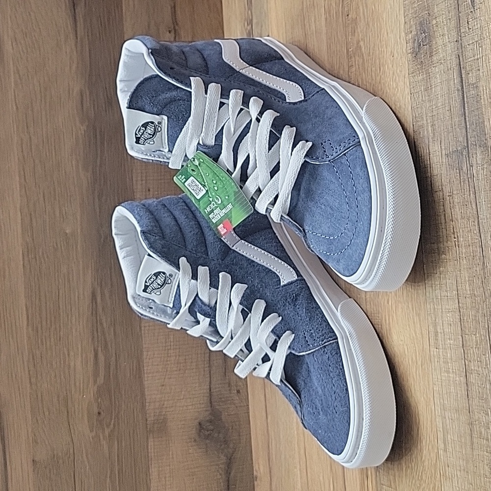 Van's SK8-Hi Brand new in the box authentic uper leather .